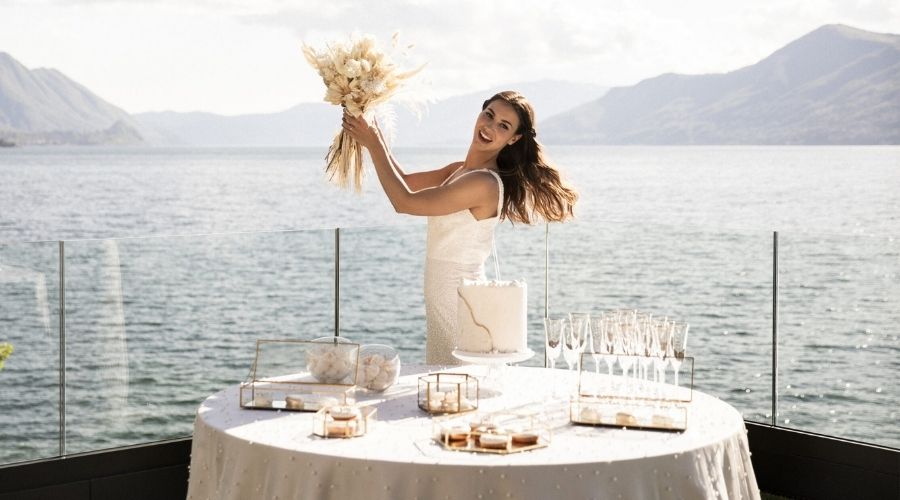 Matrimonio in Grigio Perla, Bianco ed Oro tavolo dolci